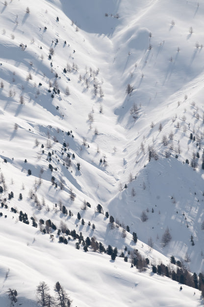 Besneeuwde bergwereld