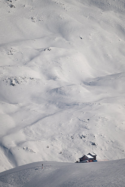 Besneeuwde bergwereld